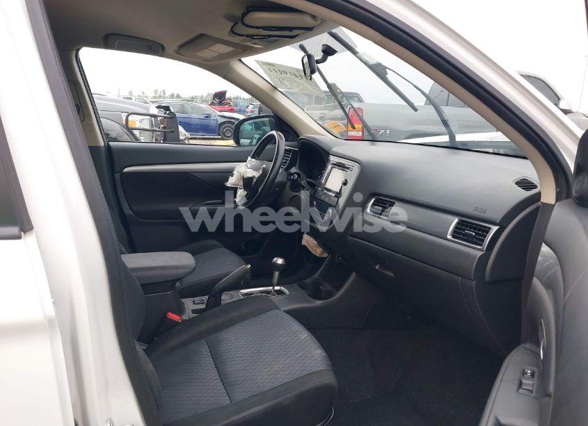 Photo 5 of 2014 Mitsubishi Outlander SE (VIN JA4AD3A37EZ004868)