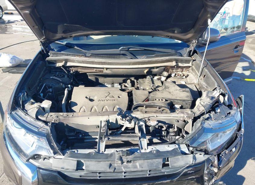 Photo 10 of 2016 Mitsubishi Outlander SE/SEL (VIN JA4AD3A37GZ006123)