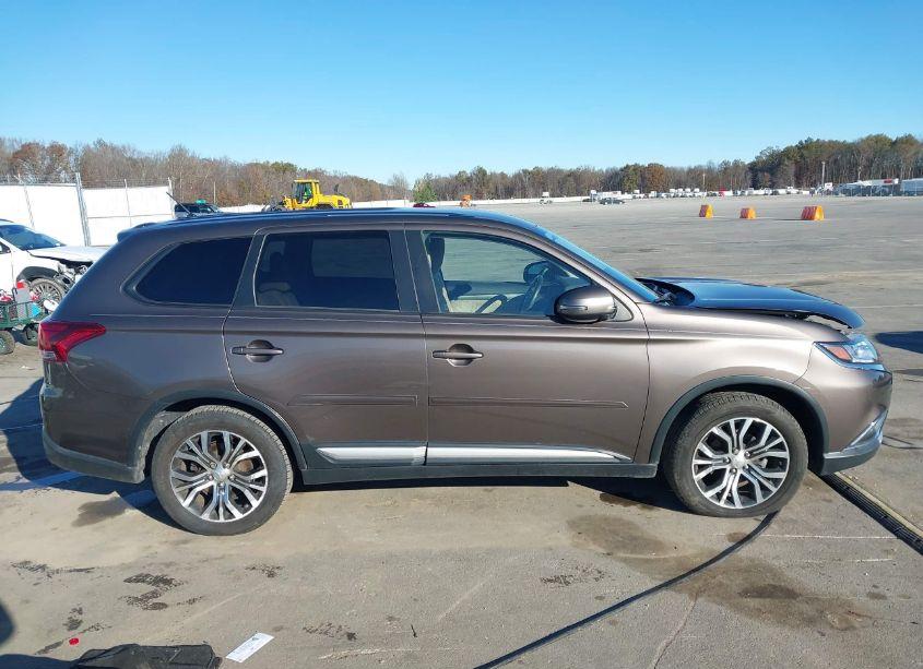 Photo 14 of 2016 Mitsubishi Outlander SE/SEL (VIN JA4AD3A37GZ006123)