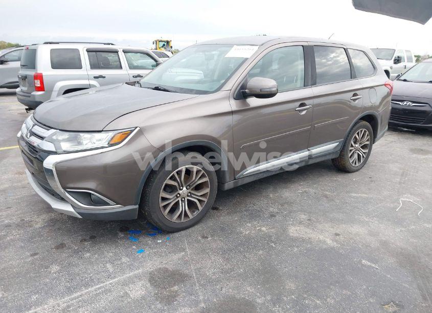 Photo 2 of 2016 Mitsubishi Outlander SE (VIN JA4AD3A37GZ043768)