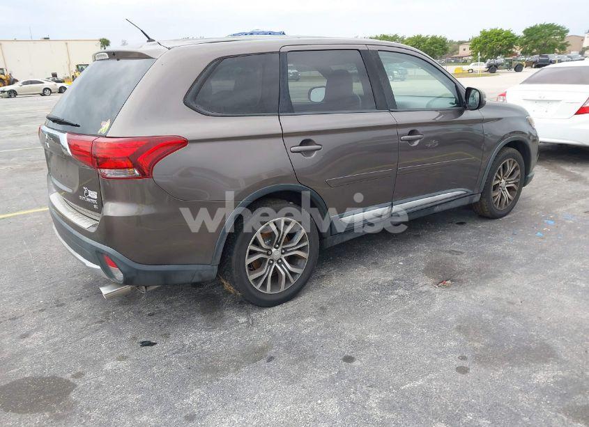 Photo 4 of 2016 Mitsubishi Outlander SE (VIN JA4AD3A37GZ043768)