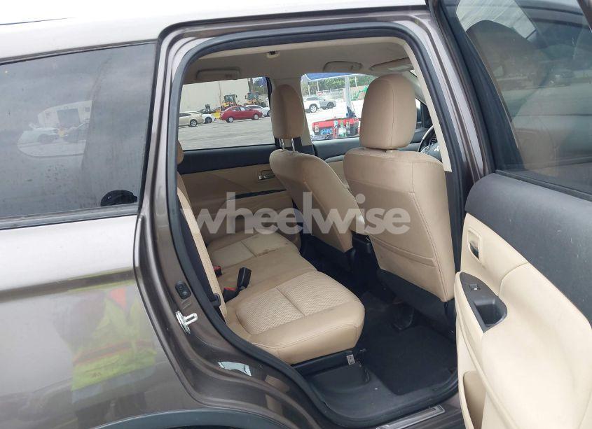 Photo 8 of 2016 Mitsubishi Outlander SE (VIN JA4AD3A37GZ043768)