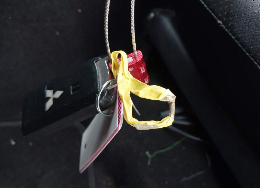 Photo 11 of 2016 Mitsubishi Outlander SEL (VIN JA4AD3A37GZ047917)