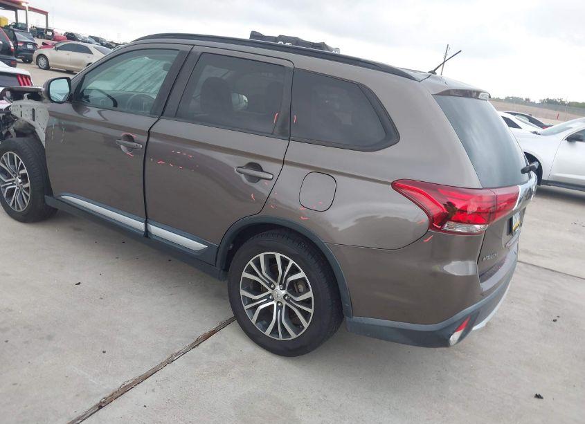 Photo 3 of 2016 Mitsubishi Outlander SEL (VIN JA4AD3A37GZ047917)