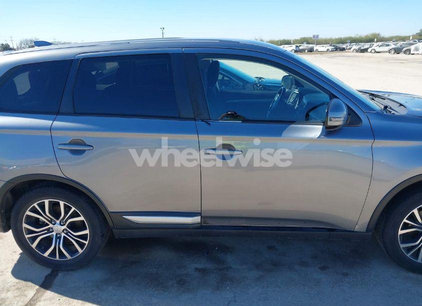 Photo 14 of 2017 Mitsubishi Outlander SE/SEL (VIN JA4AD3A37HZ014143)