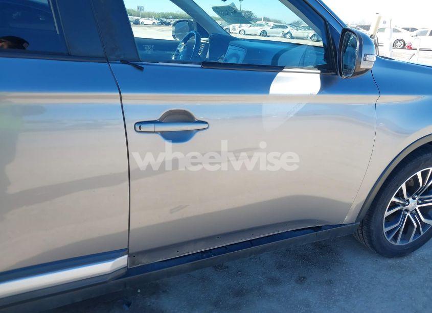 Photo 19 of 2017 Mitsubishi Outlander SE/SEL (VIN JA4AD3A37HZ014143)