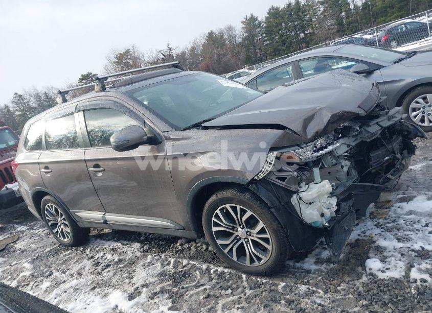 Photo 13 of 2017 Mitsubishi Outlander SE (VIN JA4AD3A37HZ038510)