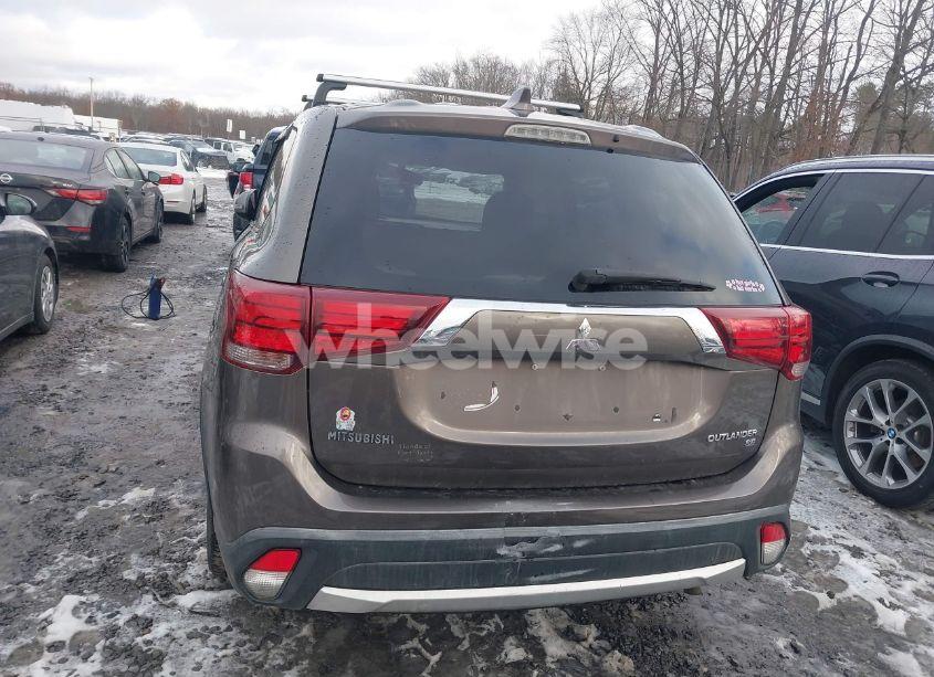 Photo 16 of 2017 Mitsubishi Outlander SE (VIN JA4AD3A37HZ038510)