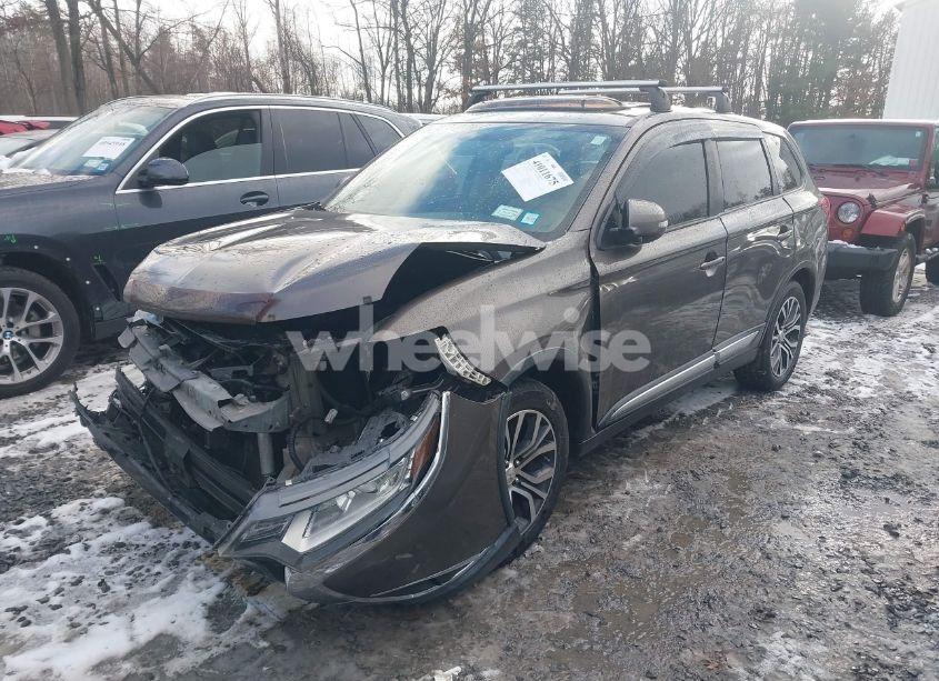 Photo 2 of 2017 Mitsubishi Outlander SE (VIN JA4AD3A37HZ038510)