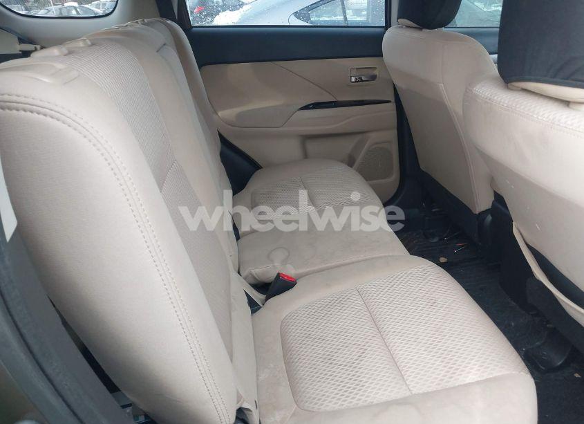 Photo 8 of 2017 Mitsubishi Outlander SE (VIN JA4AD3A37HZ038510)