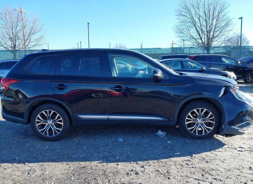 Photo 12 of 2017 Mitsubishi Outlander SE (VIN JA4AD3A37HZ067084)
