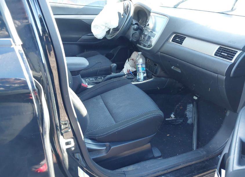 Photo 5 of 2017 Mitsubishi Outlander SE (VIN JA4AD3A37HZ067084)