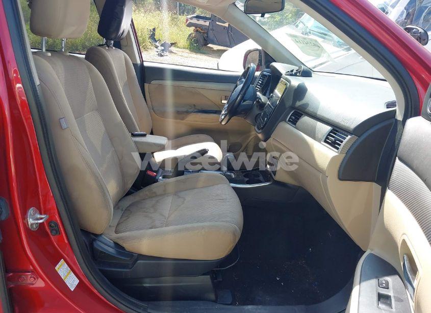 Photo 5 of 2017 Mitsubishi Outlander SE (VIN JA4AD3A37HZ067439)