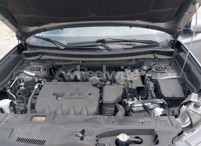 Photo 10 of 2020 Mitsubishi Outlander SE 2.4 (VIN JA4AD3A37LZ044719)