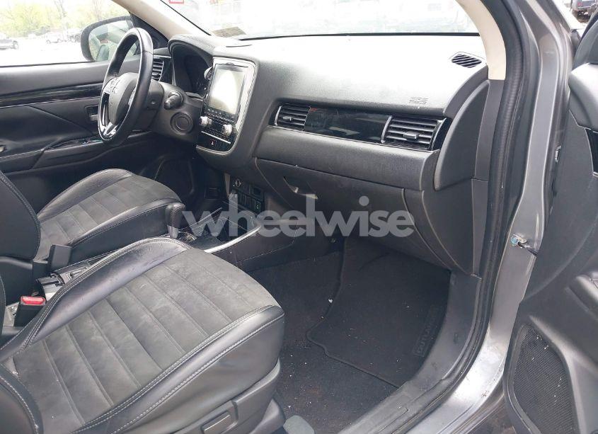 Photo 5 of 2020 Mitsubishi Outlander SE 2.4 (VIN JA4AD3A37LZ044719)