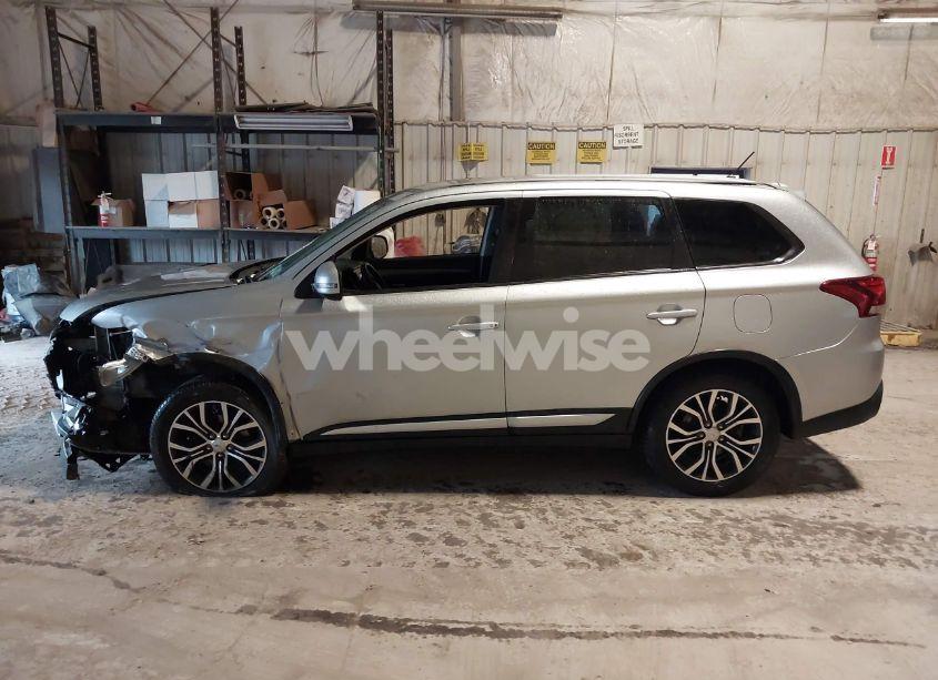Photo 14 of 2016 Mitsubishi Outlander SE (VIN JA4AD3A38GZ003649)
