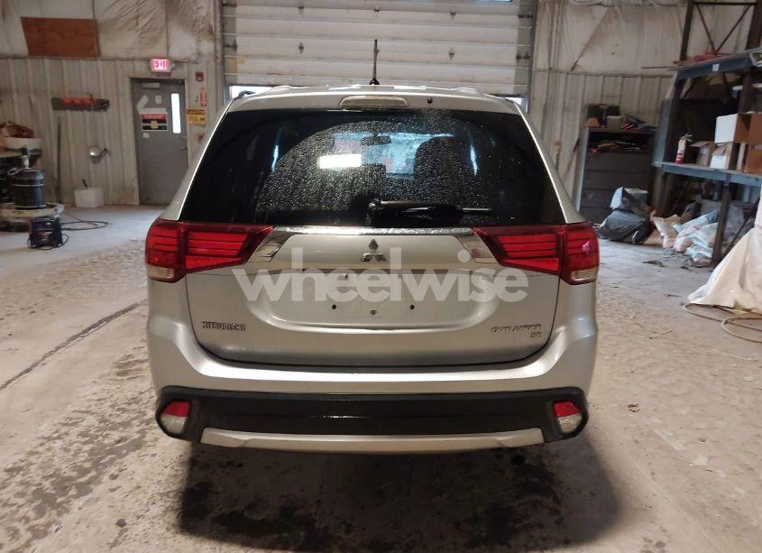 Photo 16 of 2016 Mitsubishi Outlander SE (VIN JA4AD3A38GZ003649)