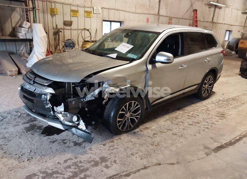 Photo 2 of 2016 Mitsubishi Outlander SE (VIN JA4AD3A38GZ003649)