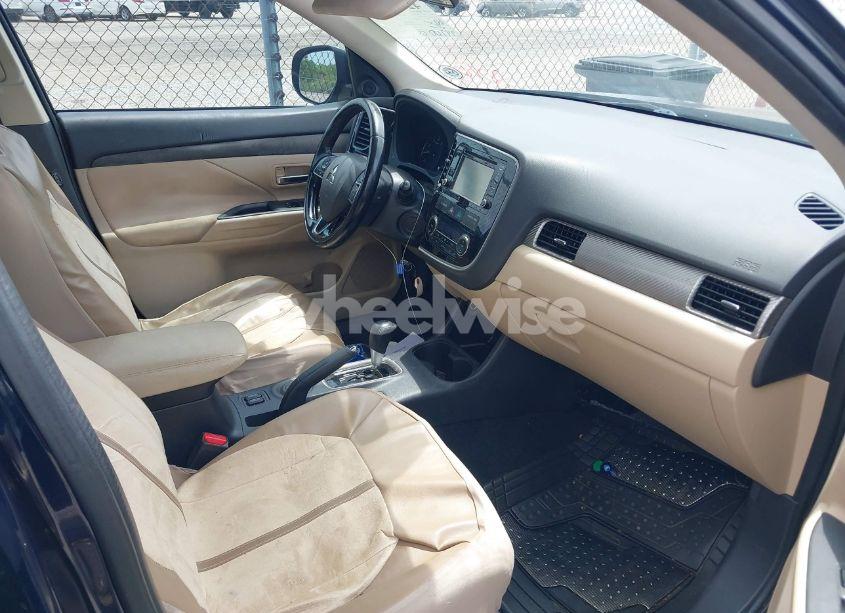 Photo 5 of 2016 Mitsubishi Outlander SE/SEL (VIN JA4AD3A38GZ008897)