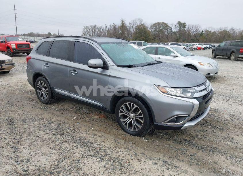 2016 Mitsubishi Outlander SEL (VIN JA4AD3A38GZ017907) main photo