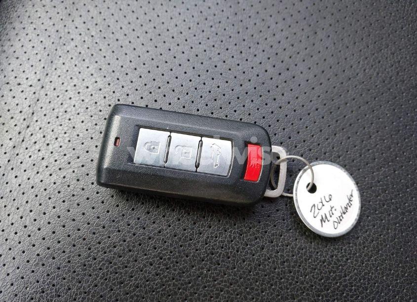 Photo 11 of 2016 Mitsubishi Outlander SEL (VIN JA4AD3A38GZ017907)