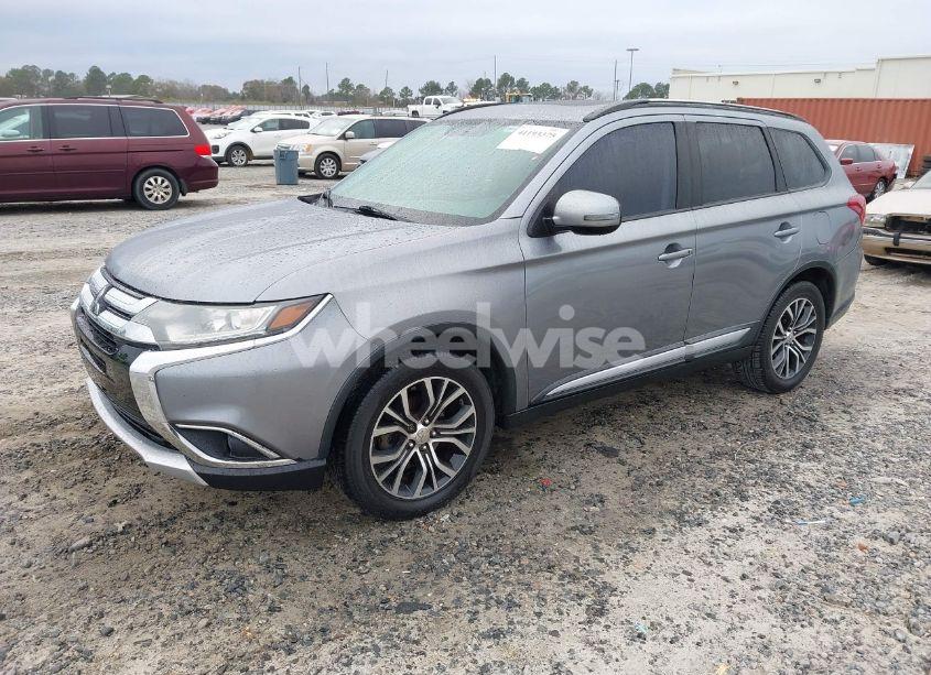 Photo 2 of 2016 Mitsubishi Outlander SEL (VIN JA4AD3A38GZ017907)