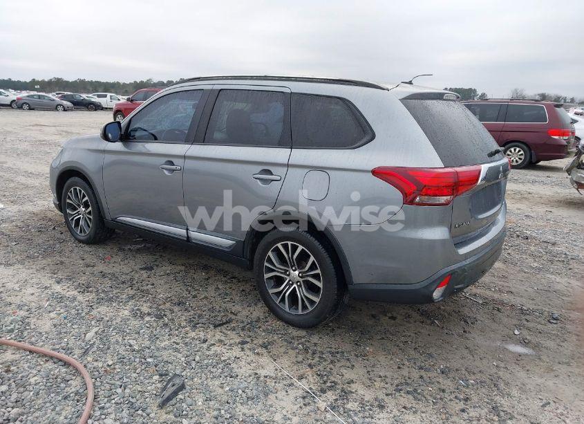 Photo 3 of 2016 Mitsubishi Outlander SEL (VIN JA4AD3A38GZ017907)