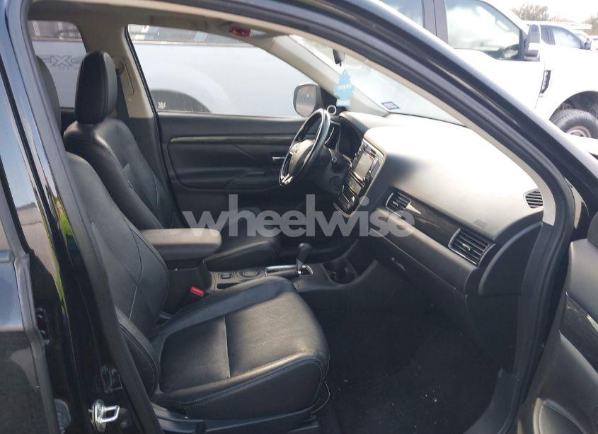 Photo 5 of 2016 Mitsubishi Outlander SEL (VIN JA4AD3A38GZ022377)