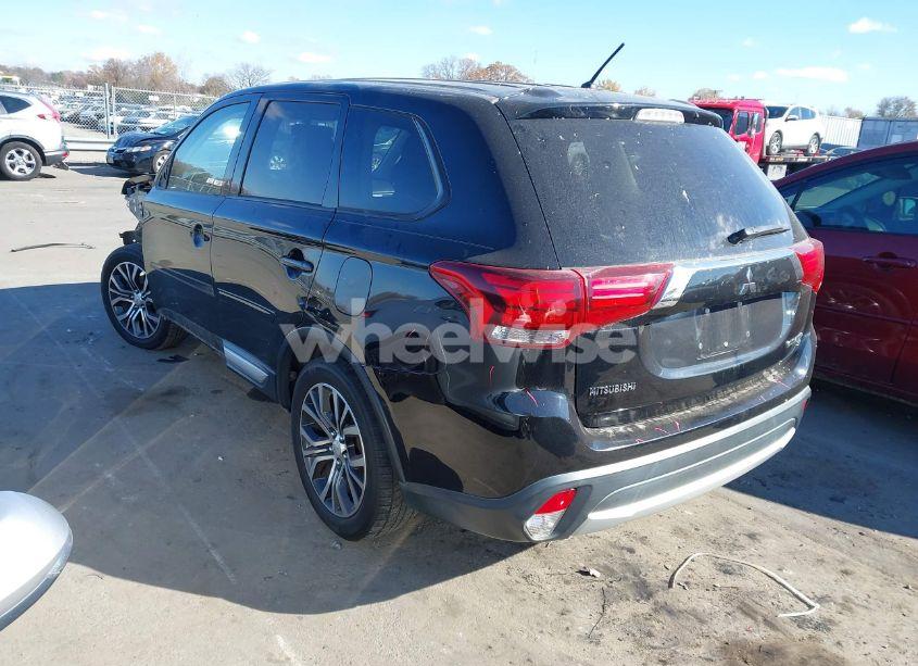 Photo 3 of 2016 Mitsubishi Outlander SE (VIN JA4AD3A38GZ063575)