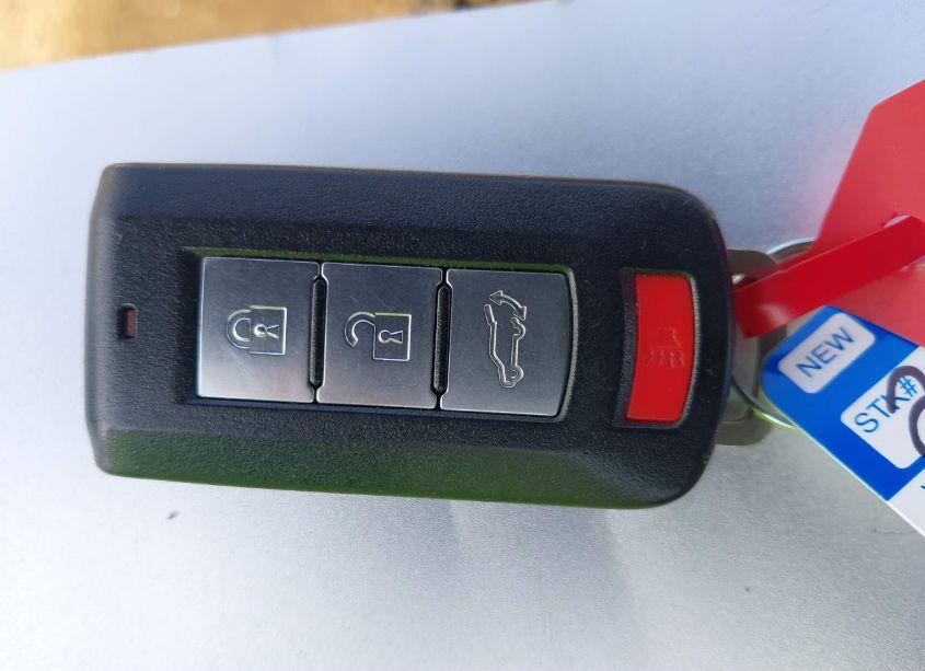 Photo 11 of 2018 Mitsubishi Outlander SEL (VIN JA4AD3A38JJ005732)