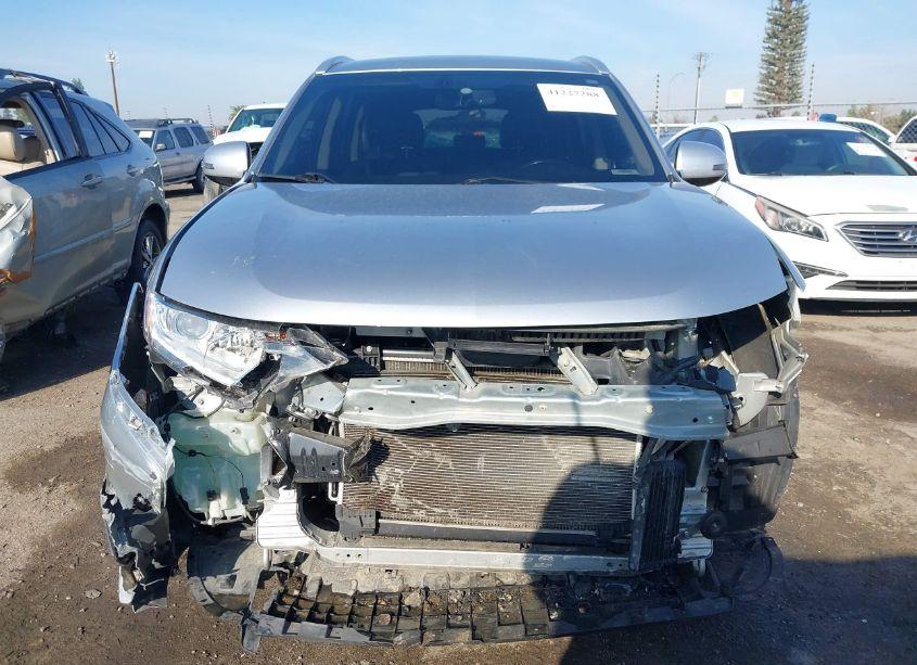 Photo 13 of 2018 Mitsubishi Outlander SEL (VIN JA4AD3A38JJ005732)