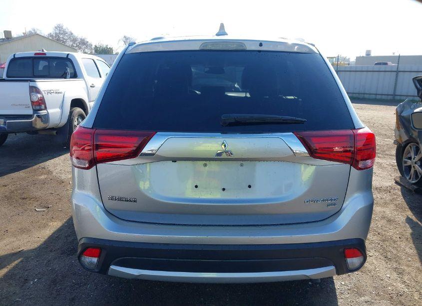 Photo 17 of 2018 Mitsubishi Outlander SEL (VIN JA4AD3A38JJ005732)