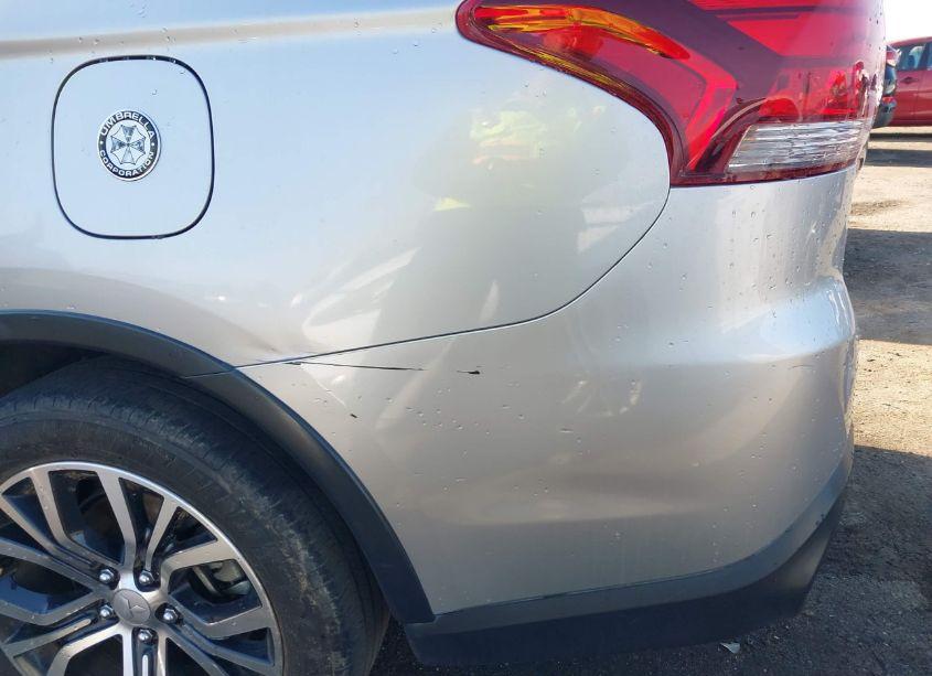 Photo 18 of 2018 Mitsubishi Outlander SEL (VIN JA4AD3A38JJ005732)