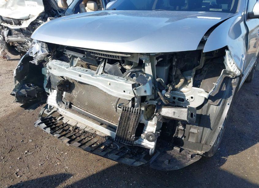 Photo 6 of 2018 Mitsubishi Outlander SEL (VIN JA4AD3A38JJ005732)