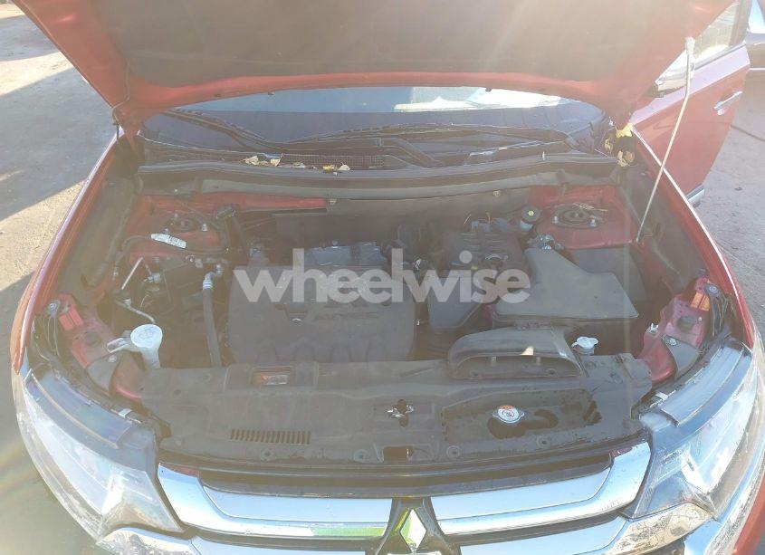 Photo 10 of 2018 Mitsubishi Outlander SE (VIN JA4AD3A38JZ011175)