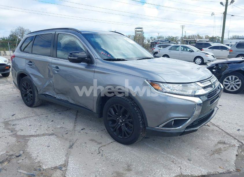 2018 Mitsubishi Outlander LE (VIN JA4AD3A38JZ020054) main photo