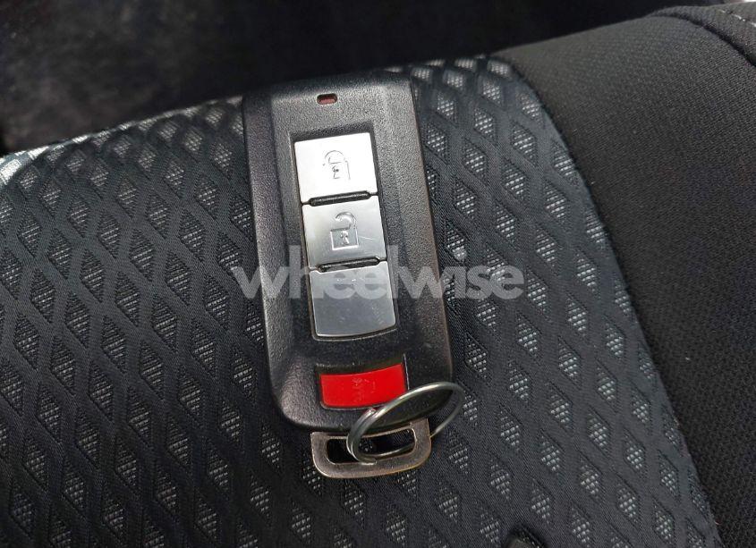 Photo 11 of 2018 Mitsubishi Outlander LE (VIN JA4AD3A38JZ020054)