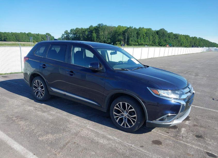 2018 Mitsubishi Outlander SE (VIN JA4AD3A38JZ051868) main photo
