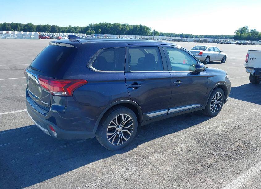 Photo 4 of 2018 Mitsubishi Outlander SE (VIN JA4AD3A38JZ051868)