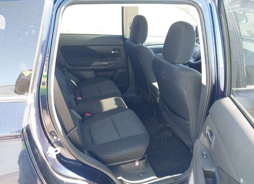 Photo 8 of 2018 Mitsubishi Outlander SE (VIN JA4AD3A38JZ051868)
