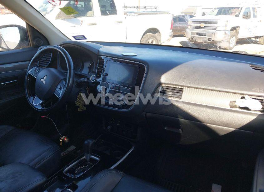 Photo 5 of 2019 Mitsubishi Outlander SEL (VIN JA4AD3A38KZ018807)