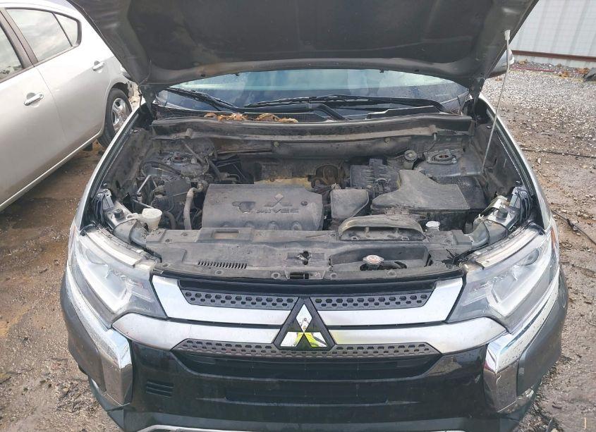 Photo 10 of 2019 Mitsubishi Outlander SE (VIN JA4AD3A38KZ042797)