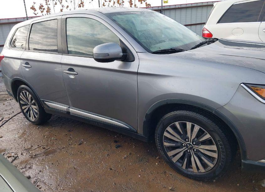 Photo 13 of 2019 Mitsubishi Outlander SE (VIN JA4AD3A38KZ042797)