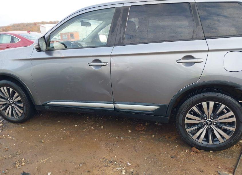 Photo 14 of 2019 Mitsubishi Outlander SE (VIN JA4AD3A38KZ042797)