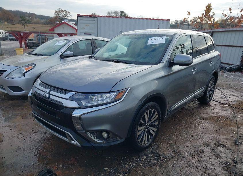 Photo 2 of 2019 Mitsubishi Outlander SE (VIN JA4AD3A38KZ042797)