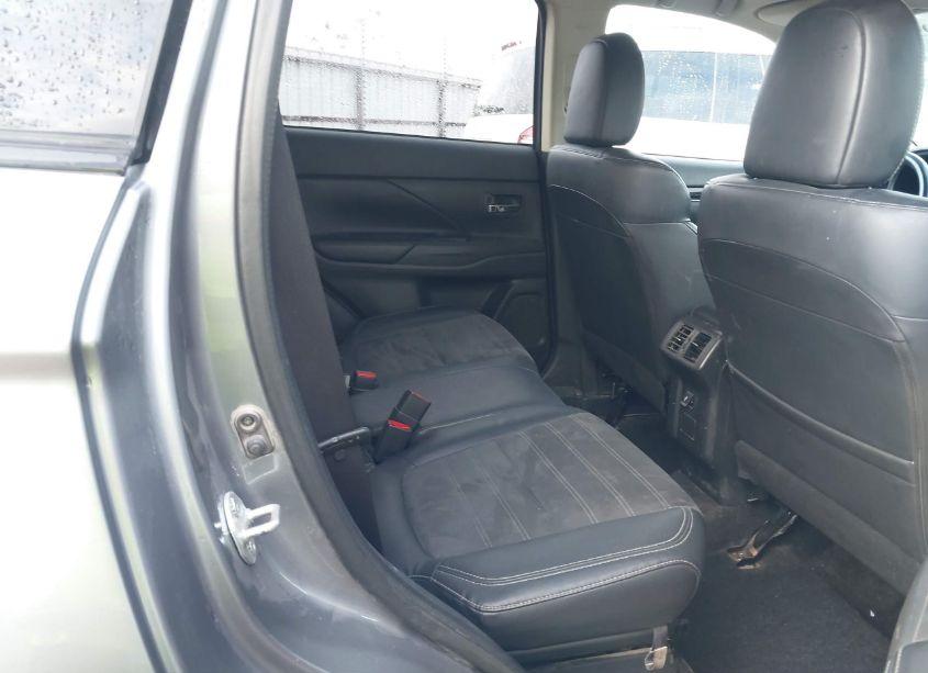 Photo 8 of 2019 Mitsubishi Outlander SE (VIN JA4AD3A38KZ042797)