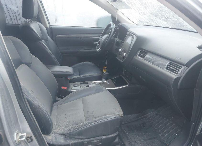 Photo 5 of 2020 Mitsubishi Outlander LE 2.4/SE 2.4/SEL 2.4/SP 2.4 (VIN JA4AD3A38LJ000324)