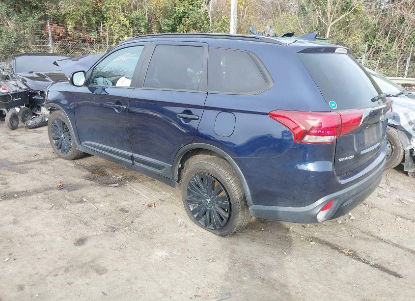 Photo 3 of 2020 Mitsubishi Outlander LE 2.4 (VIN JA4AD3A38LZ003127)