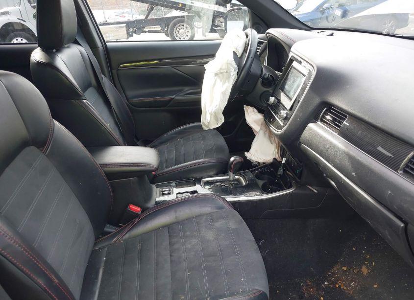 Photo 5 of 2020 Mitsubishi Outlander LE 2.4 (VIN JA4AD3A38LZ003127)