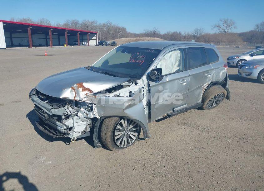 Photo 2 of 2020 Mitsubishi Outlander LE 2.4/SE 2.4/SEL 2.4/SP 2.4 (VIN JA4AD3A38LZ003158)